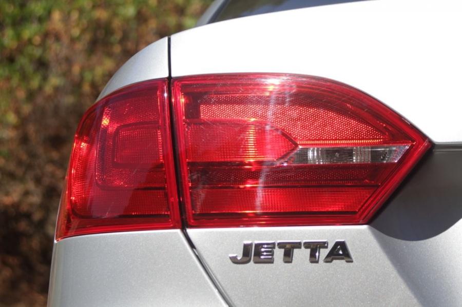  Volkswagen Jetta SE 2014 года  (фото 7 из 32)